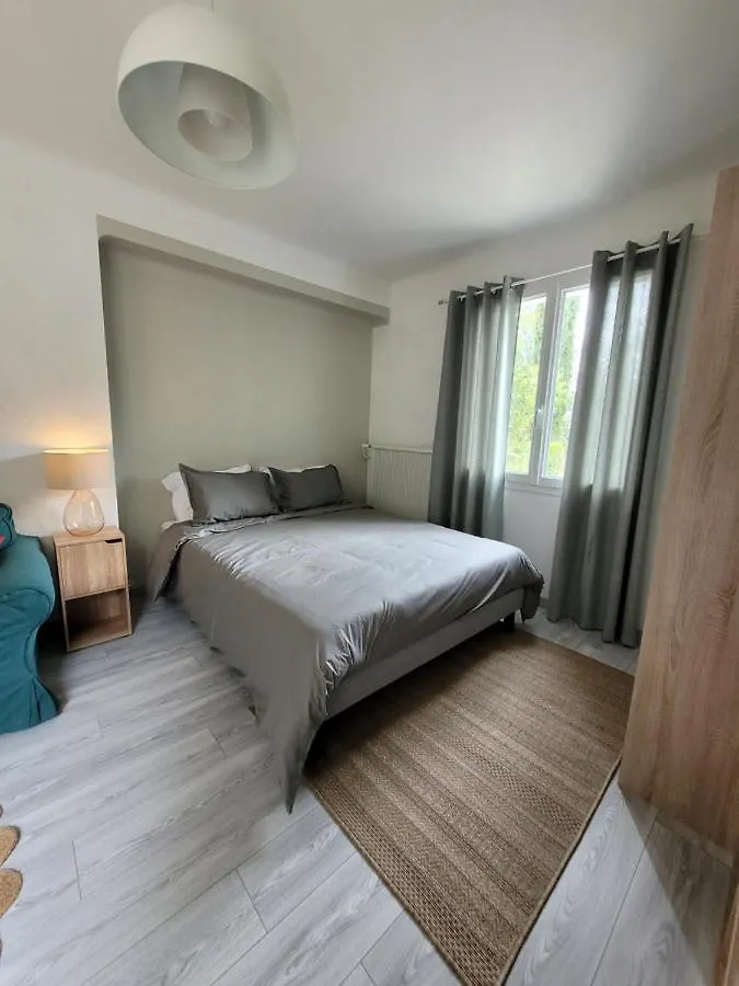 Studio Lit Double. Gréoux-les-Bains Séjour chez l'habitant